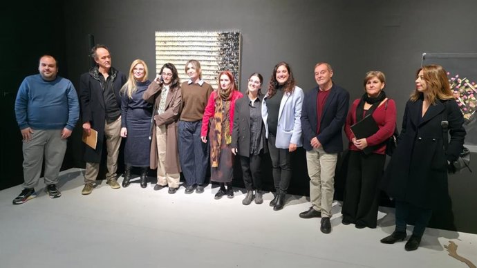 Foto de familia tras conocerse el fallo del jurado del Certamen CreaMurcia 'Edición Murcia 1200' en la categoría de Artes Visuales