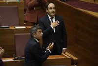 El PP asegura tras la investidura de Pérez Llorca que tiene "líneas rojas" y que son "totalmente distintos" a Vox