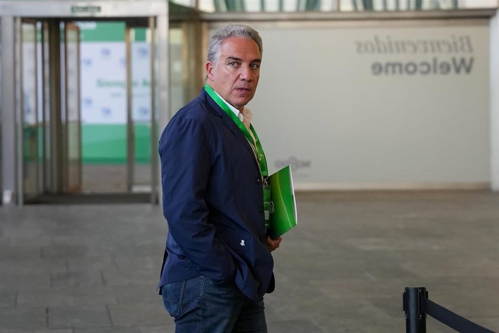 El vicesecretario de Coordinación Autonómica y Local + Análisis Electoral del Partido Popular, Elías Bendodo, durante el comienzo del XVII Congreso delPPAndaluz. A 7 de noviembre de 2025 en Sevilla