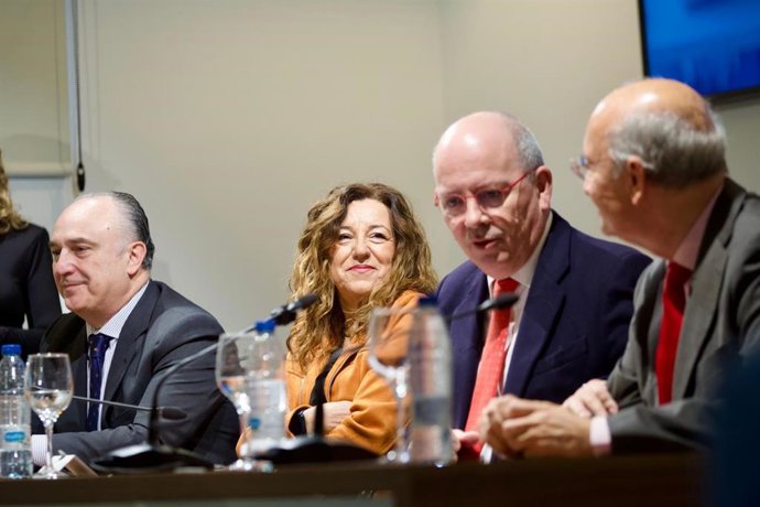 Imagen de la consejera de Desarrollo Educativo y Formación Profesional, María del Carmen Castillo, en una de las jornadas organizada por la Cámara de Comercio de Andalucía.