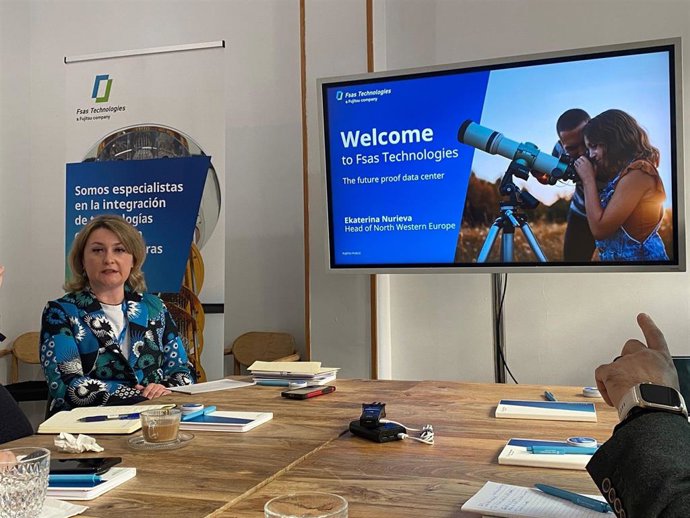 Presentación Fsas Technologies con la directora de Negocio de Plataformas para el noroeste de Europa en Fsas Technologies, Ekaterina Nurieva.