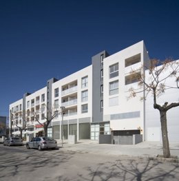 Bloque de viviendas donde se encuentran las dos cedidas por el Ibavi a la Fundació Patronat Joan XXIII.