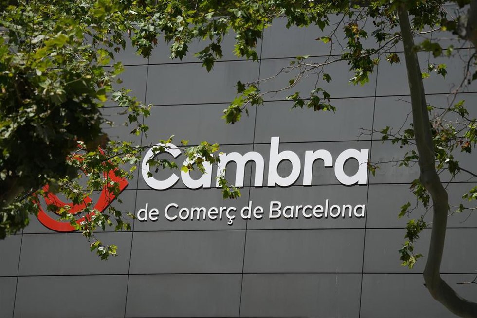 Archivo - Fachada de la Cámara de Comercio en Barcelona.