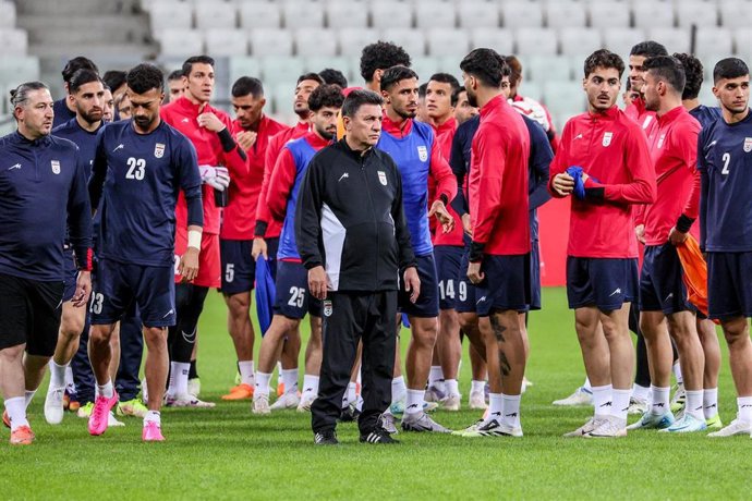 Archivo - La selección de fútbol de Irán durante un entrenamiento
