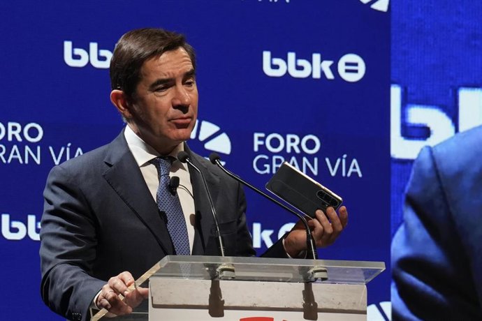 El presidente del BBVA, Carlos Torres Vila, durante el Foro Gran Vía, en la Sala BBK, a 28 de noviembre de 2025, en Bilbao