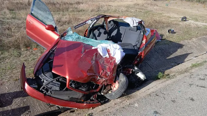 Imagen del turismo implicado en el siniestro vial en Aberin. - GOBIERNO DE NAVARRA