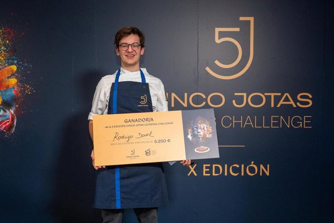 Rodigo Doval se proclama ganador de la décima edición del Cinco Jotas Cooking Challenge
