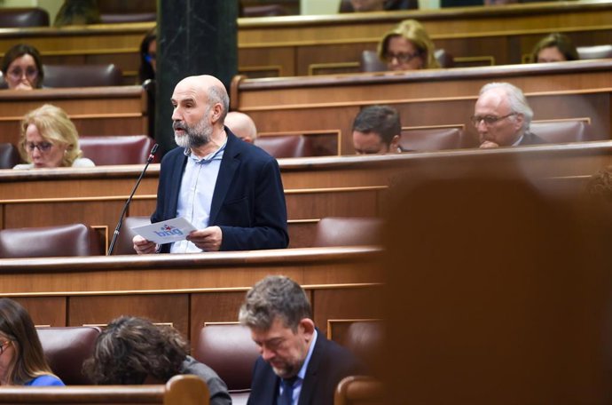 El diputado del BNG, Néstor Rego, durante una sesión de control al Gobierno, en el Congreso de los Diputados, a 12 de noviembre de 2025, en Madrid (España). 