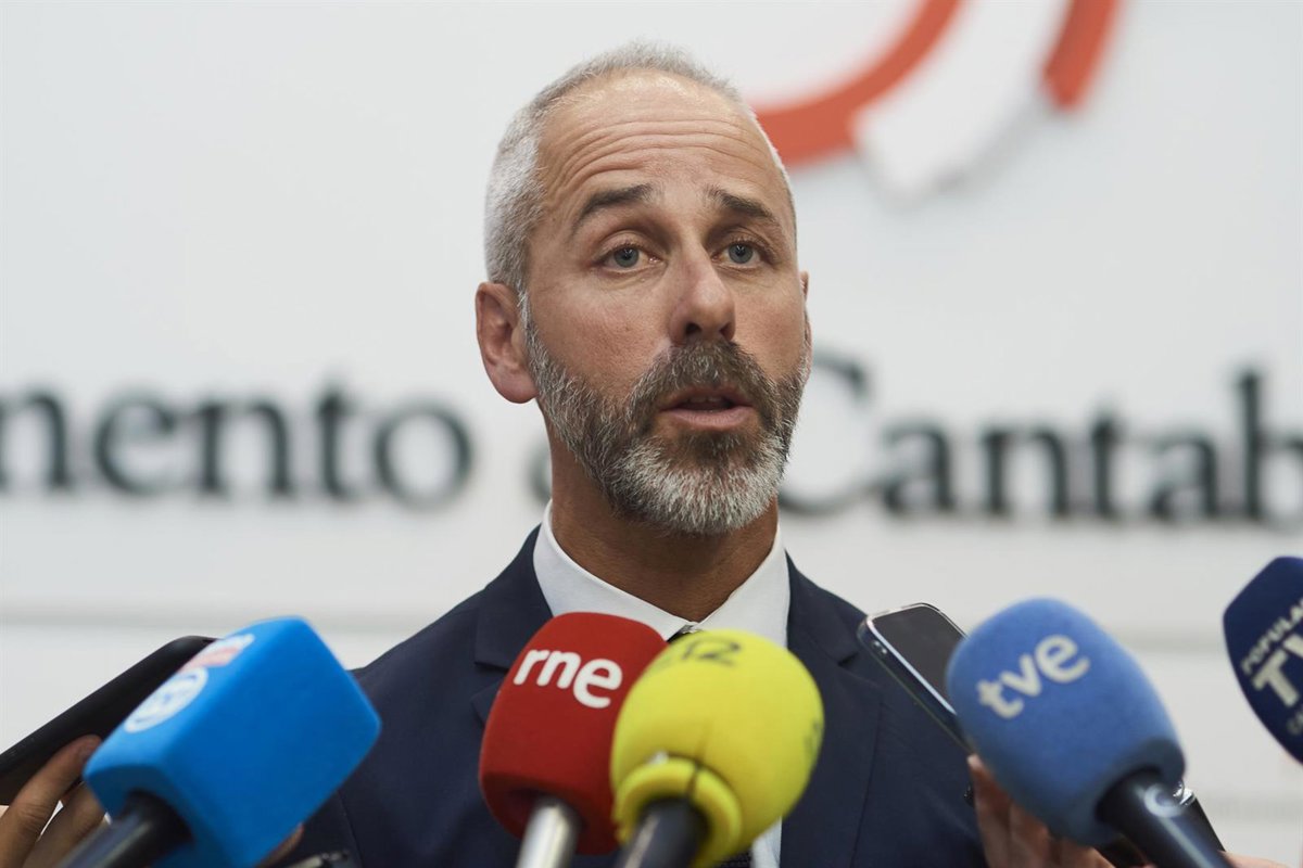 Silva advierte que si los presupuestos de Cantabria se prorrogan el acuerdo salarial docente quedará herido de muerte