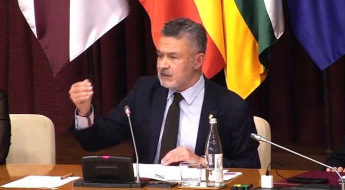 Conrado Escobar, en el pleno que ha aprobado los Presupuestos del Ayuntamiento de Logroño para 2026