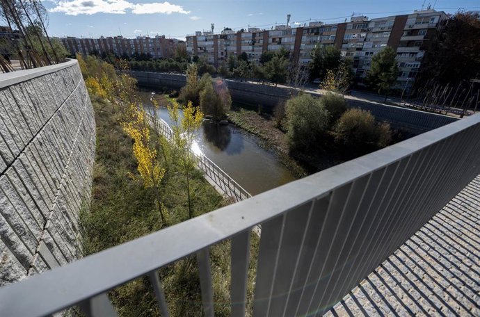 Archivo - Un nuevo mirador ofrece vistas del río Manzanares
