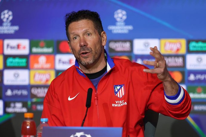 Diego Simeone, head coach of Atletico de Madrid, attends the press conference ahead of the UEFA Champions League 2025/26 match between Atletico de Madrid and Inter Milan at Riyadh Air Metropolitano stadium on November 25, 2025 in Madrid, Spain