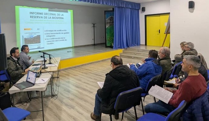 Reunión de la junta rectora del parque.