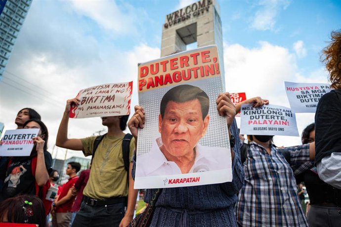 Archivo - Manifestación en Filipinas a favor de la imputación de Rodrigo Duterte ante el TPI (imagen de archivo) 