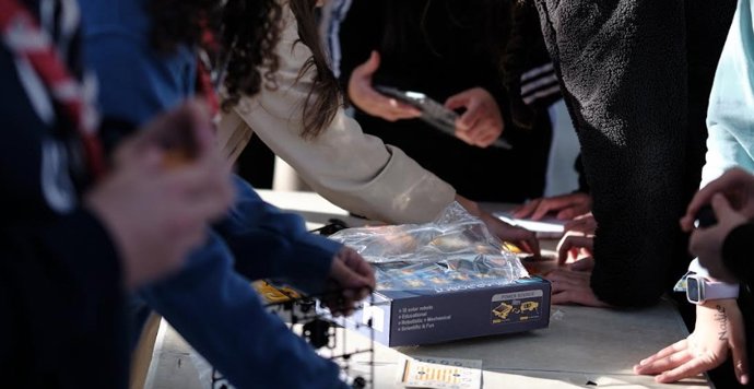 Actividad en la plaza de la Merced para conmemorar el Día Internacional de la Ciudad Educadora