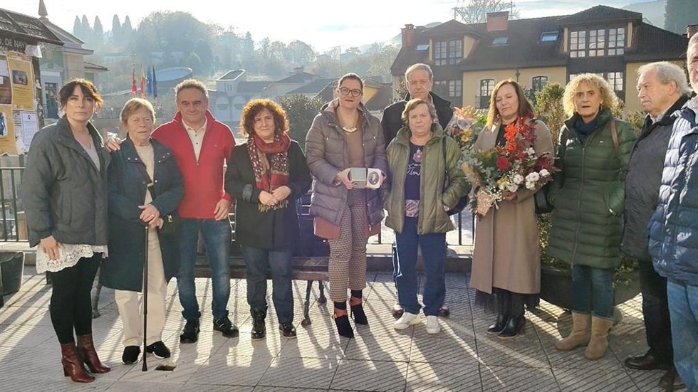 Acto de instalación en Nava de una piedra de la memoria (Stolperstein) en recuerdo de Plácido Noriega Lago.