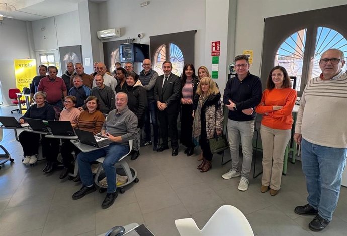 Visita institucional al Punto Vuela de Guadix (Granada)
