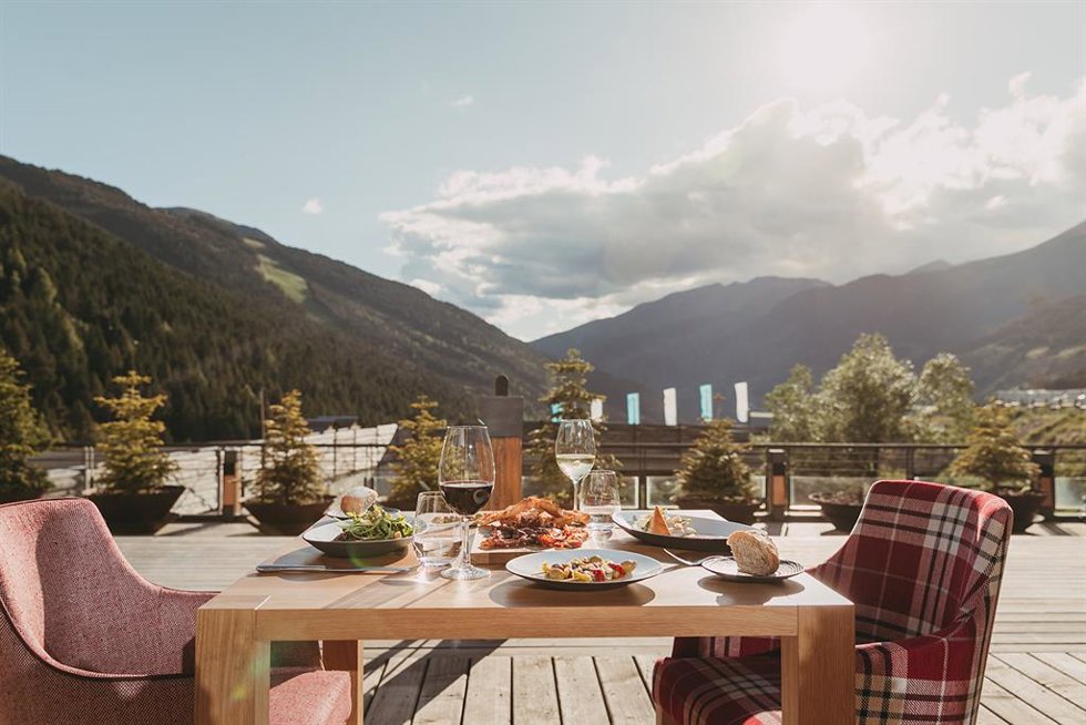 Restaurante Sol i Neu ubicado en el Sport Hotels Resort & Spa de Andorra