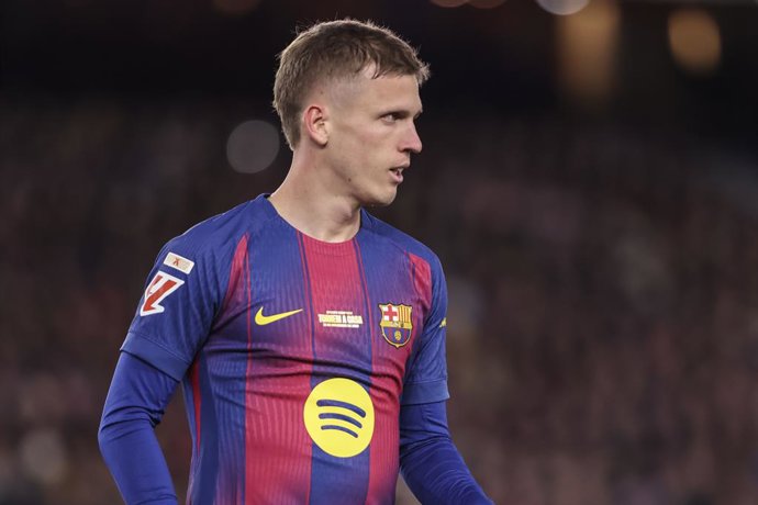 Dani Olmo of FC Barcelona looks on during the Spanish league, La Liga EA Sports, football match played between FC Barcelona and Athletic Club at Spotify Camp Nou stadium on November 22, 2025 in Barcelona, Spain.