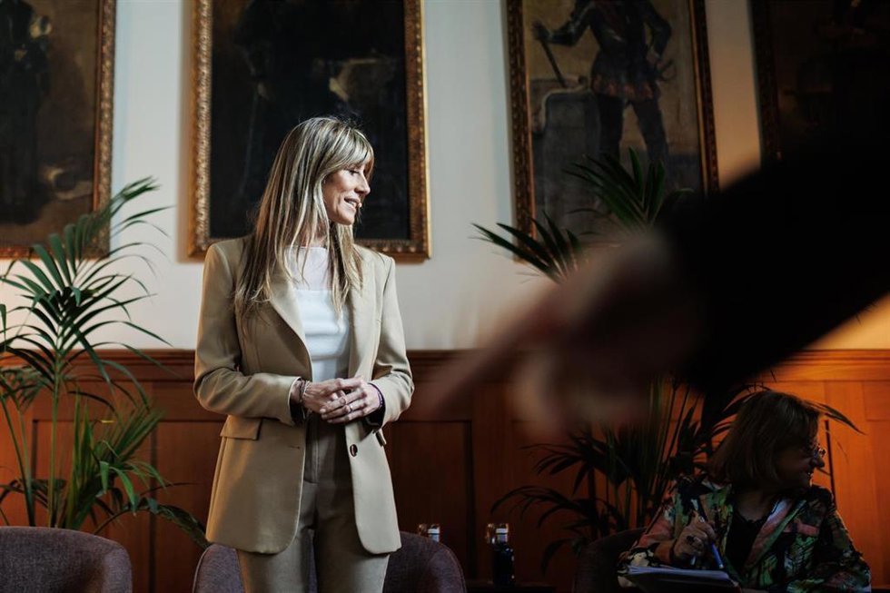 Archivo - La esposa del presidente del Gobierno, Begoña Gómez, interviene en la mesa redonda 'La igualdad no puede esperar', en el Ateneo de Madrid, a 10 de marzo de 2023, en Madrid (España).