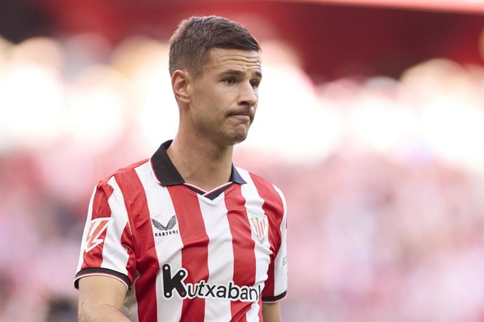 Gorka Guruzeta of Athletic Club looks on during the LaLiga EA Sports match between Athletic Club and Real Oviedo at San Mames on November 9, 2025, in Bilbao, Spain.