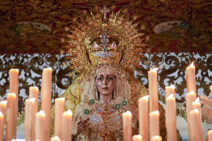 Archivo - Imágenes de la salida procesional de la Hermandad de la Macarena.  Imagen de archivo.