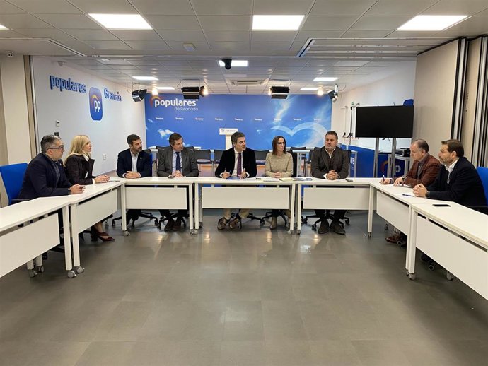 Reunión de presentación del PP de Granada del denominado contrato con los autónomos