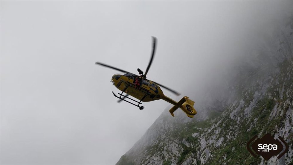 Archivo - Rescate de montaña en Cabrales, en una imagen de archivo