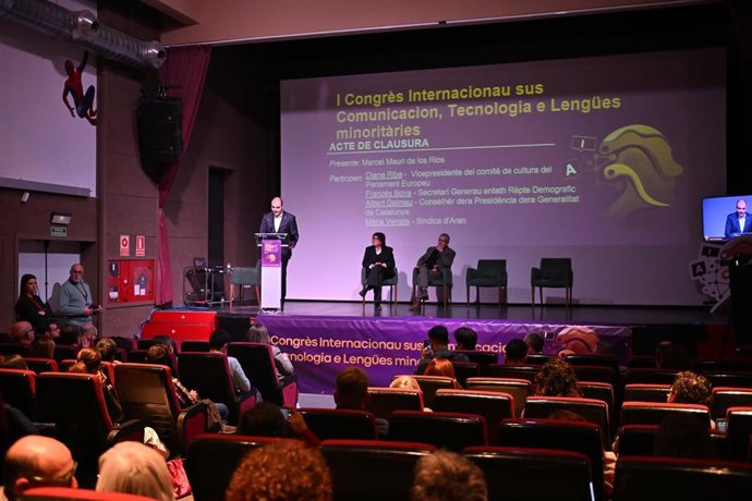 El conseller de la Presidencia de la Generalitat, Albert Dalmau, interviene en el I Congreso Internacional sobre Comunicación, Tecnología y Lenguas Minoritarias en Vielha (Lleida)