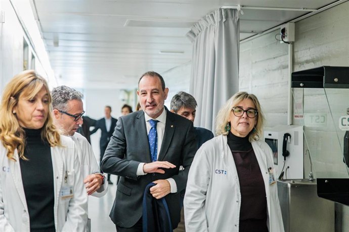 El conseller de Justicia y Calidad Democrática, Ramon Espadaler, durante su visita al Pavelló Hospitalari Penitenciari de Terrassa (Barcelona)