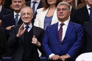 Archivo - El president del Reial Madrid, Florentino Pérez, i el president del FC Barcelona, Joan Laporta