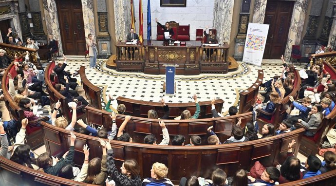 Pleno infantil en el Ayuntamiento de València