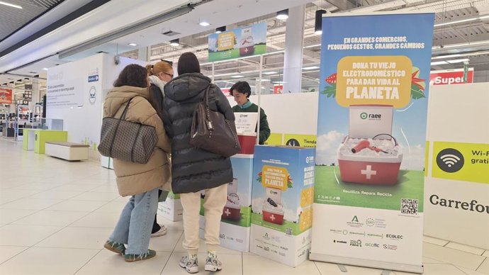 Estand informativo de la campaña 'Dona Vida al Planeta'.