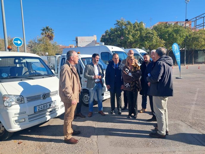 Concejales del equipo de gobierno del PP en el Ayuntamiento de Alicante junto a ediles del grupo Vox