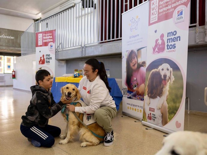 Perros que cuidan: el impacto positivo de los perros de terapia en la salud emocional de niños con discapacidad gracias a la 3ª edición de Momentos by Kiwoko