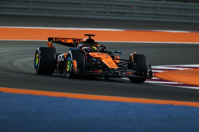 81 PIASTRI Oscar (aus), McLaren F1 Team MCL39, action during the 2025 Formula 1 Qatar Grand Prix, 23th round of the 2025 FIA Formula One World Championship from November 28 to 30, 2025 on the Lusail International Circuit, in Lusail, Qatar - Photo Antonin 