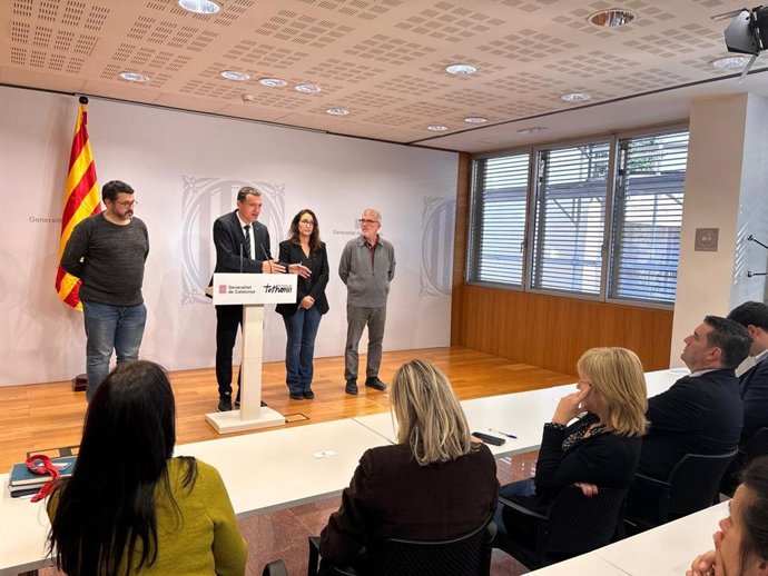 El conseller Ordeig atiende a los medios por los casos de peste porcina africana.