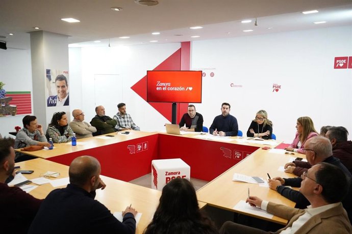 La Ejecutiva del PSOE de Zamora, durante la reunión de este viernes