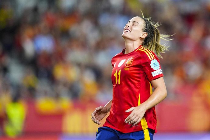 Archivo - Alexia Putellas, en un partido con la selección española.