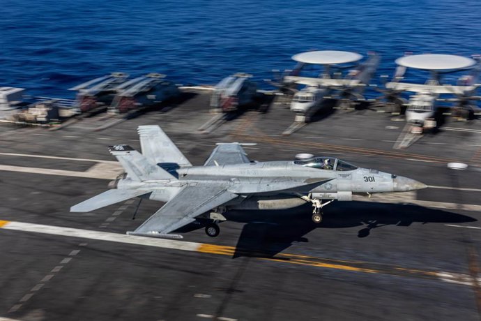November 13, 2025, Western Atlantic Ocean, International Waters: A U.S Navy F/A-18E Super Hornet fighter aircraft with the Tomcatters of Strike Fighter Squadron 31, lands on the flight deck of the Ford-class aircraft carrier USS Gerald R. Ford, November 1