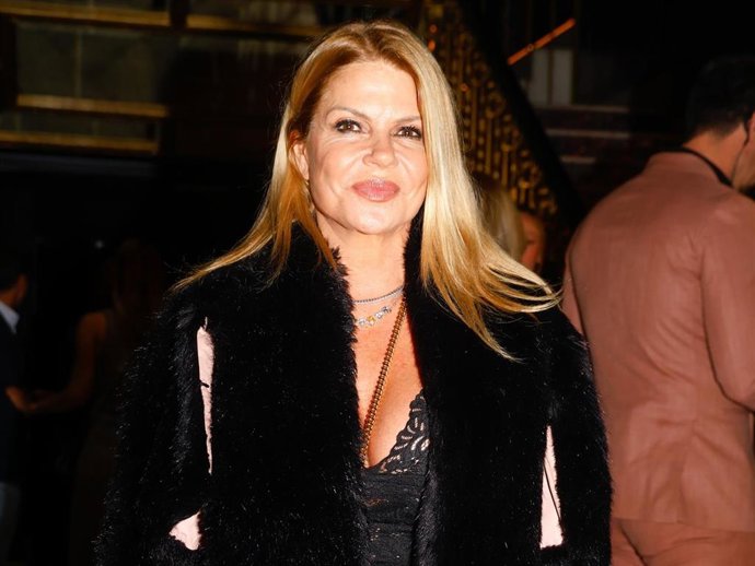 Makoke disfruta de la fiesta navideña de Unicorn; a 28 de noviembre de 2025, en Madrid (España).