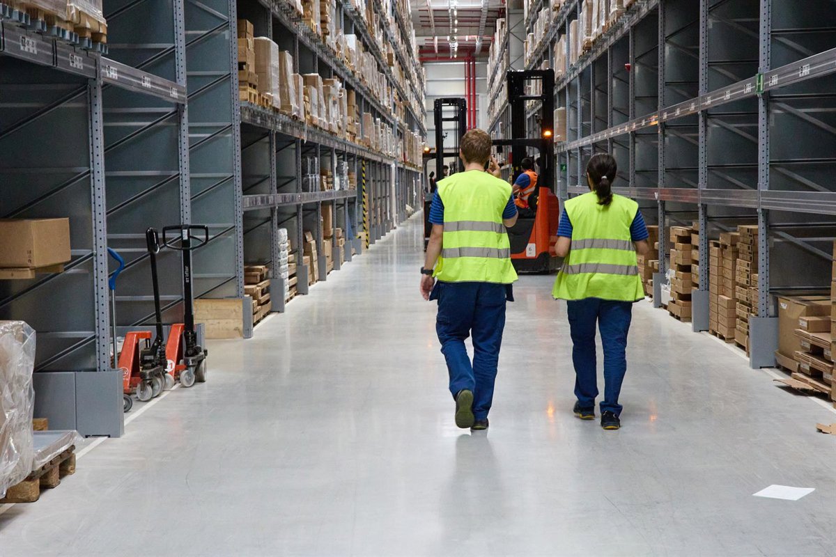 Los empresarios gallegos buscan 20.000 empleados en industria, turismo y logística: estos son los principales perfiles