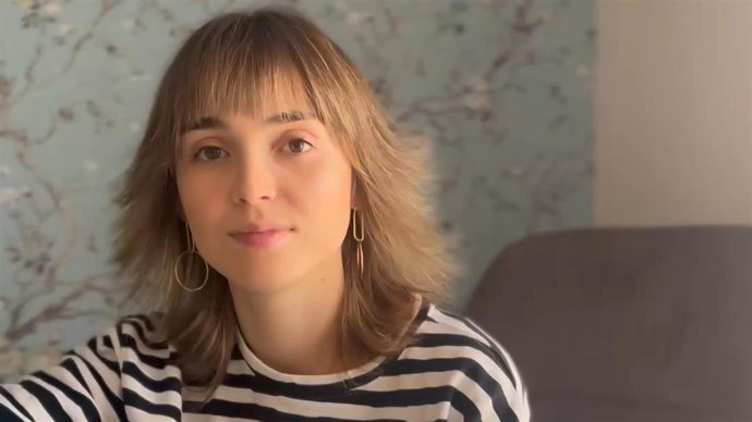 María Ruiz, de Bolaños de Calatrava, gana el concurso de CMM 'Esta Navidad canta con Rozalén'