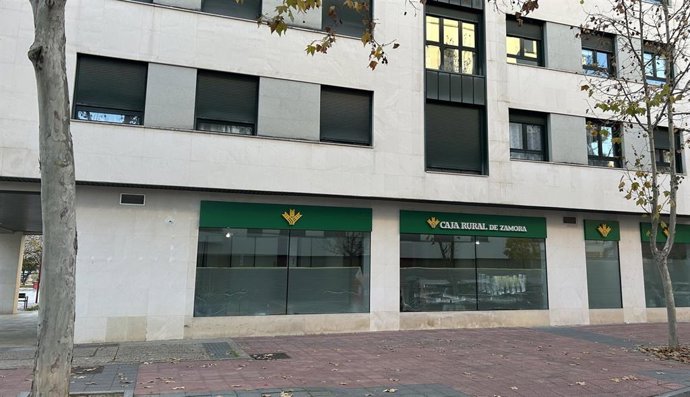 Oficina de Caja Rural de Zamora en el barrio de Villa de Prado, que abrirá próximamente.