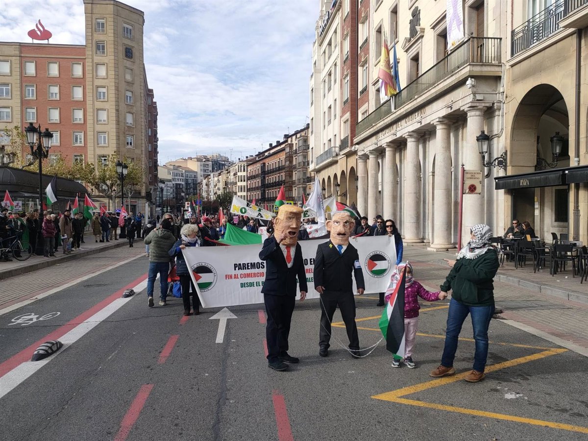 Logroño se suma a las manifestaciones en apoyo al pueblo palestino y reclama el  fin del genocidio  en Gaza