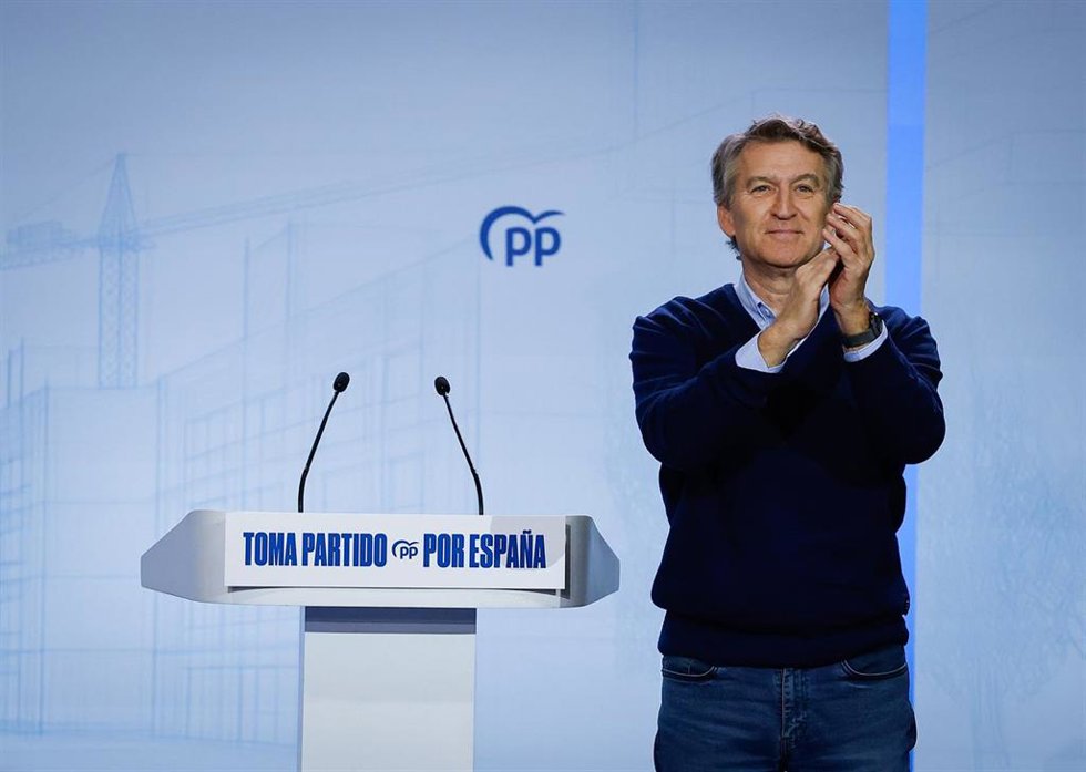 El presidente del Partido Popular, Alberto Núñez Feijóo, durante la segunda jornada del II Foro de las Grandes Ciudades del PP, en Fórum Evolución, a 29 de noviembre de 2025, en Burgos
