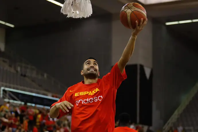 Jaime Fernández durante un calentamiento con la selección española. - Alex Camara / Afp7 / Archivo