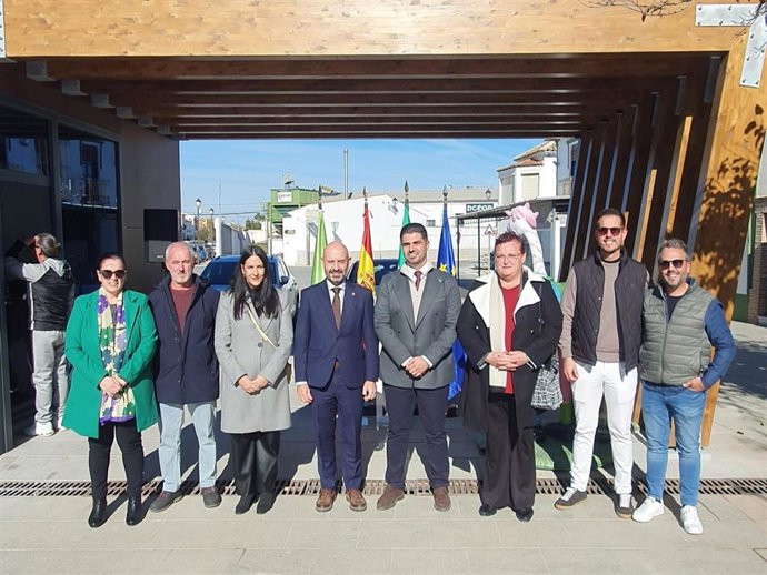 Javier Salas ha inaugurado junto al alcalde de Fuente de Piedra  la nueva oficina de turismo del municipio, sufragada con fondos del Servicio de Empleo Público Estatal (SEPE) invirtiendo un total de 190.991,70 euros, casi el 65% de la inversión global.