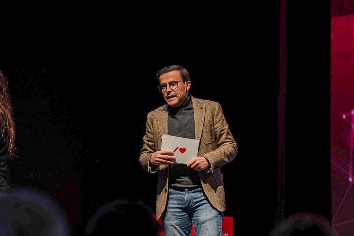 Gallardo se compromete a construir viviendas a 90.000 euros y el acceso a la Atención Primaria en 48 horas