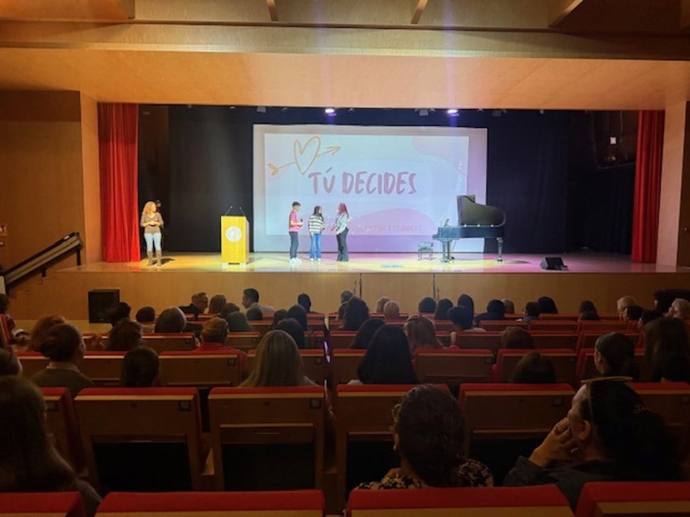 Jornada educativa con jóvenes sobre la violencia de género.